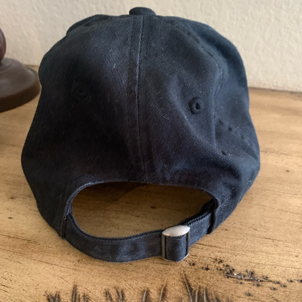 Girlfriends Cap - Picture 2 of 3